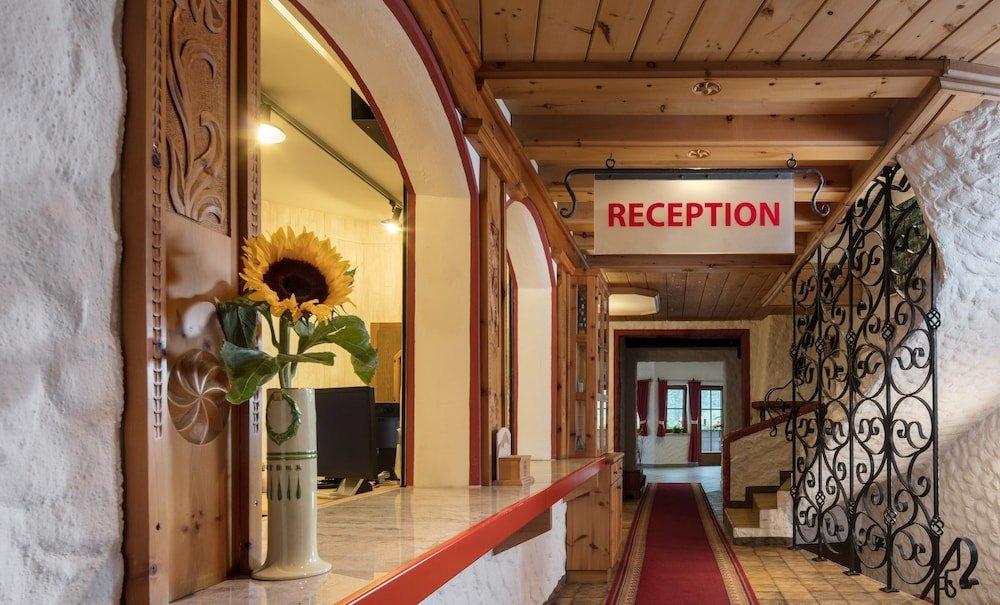 Hotel Hoehlenstein Тукс Экстерьер фото