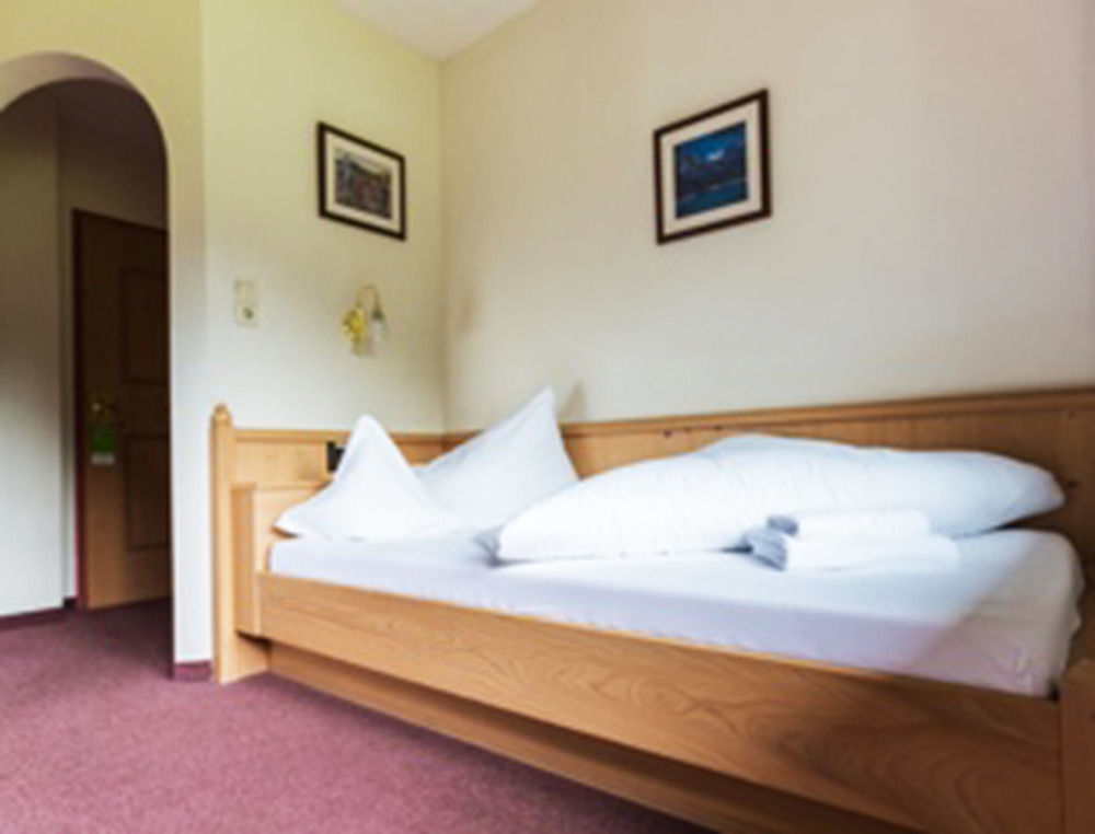 Hotel Hoehlenstein Тукс Экстерьер фото