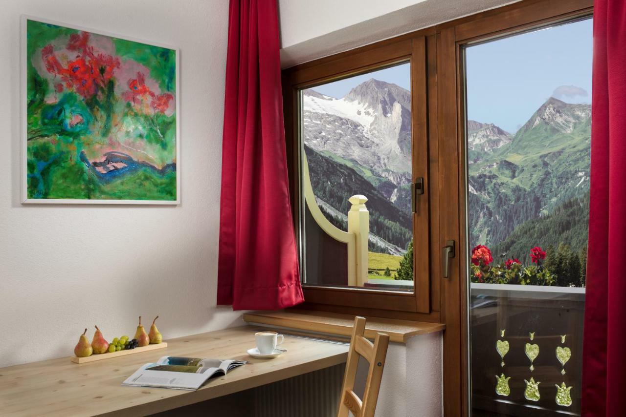 Hotel Hoehlenstein Тукс Экстерьер фото