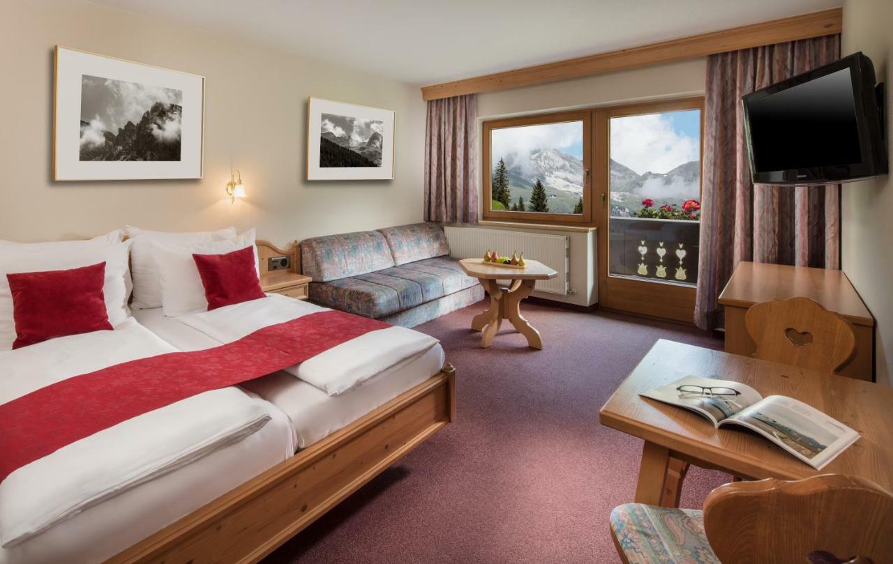 Hotel Hoehlenstein Тукс Экстерьер фото