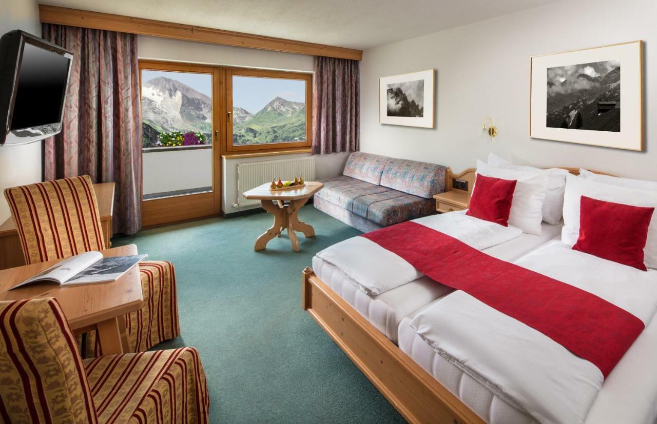 Hotel Hoehlenstein Тукс Экстерьер фото