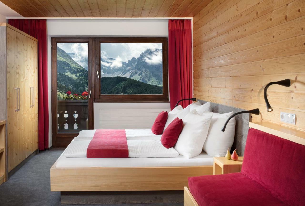 Hotel Hoehlenstein Тукс Экстерьер фото
