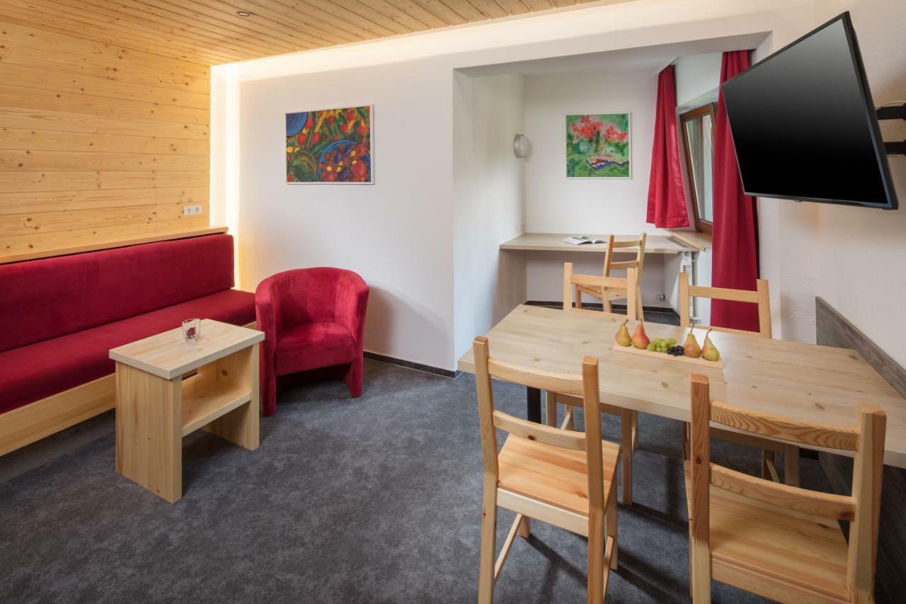 Hotel Hoehlenstein Тукс Экстерьер фото