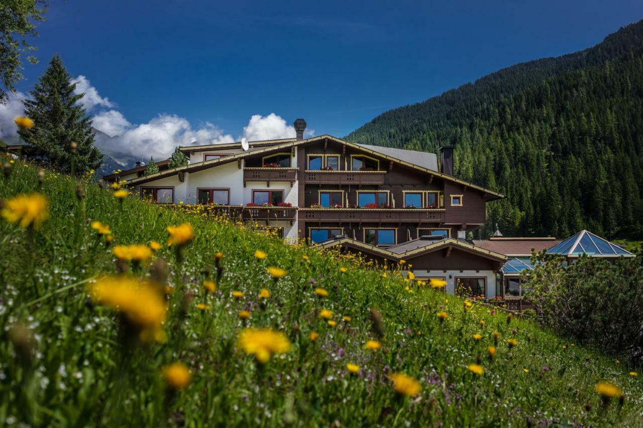 Hotel Hoehlenstein Тукс Экстерьер фото