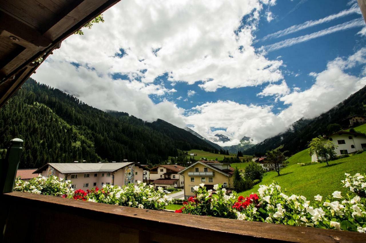 Hotel Hoehlenstein Тукс Экстерьер фото